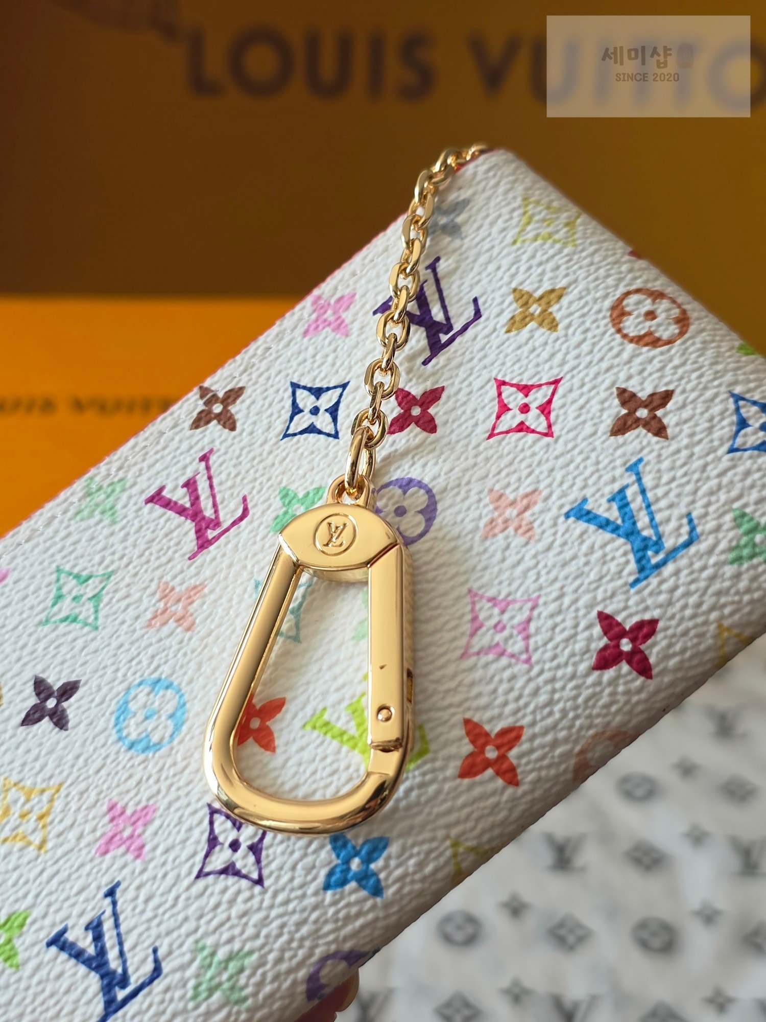 Louis Vuitton 루이비통 모노그램 멀티컬러 키 파우치 화이트 멀티컬러 지갑 6번 이미지