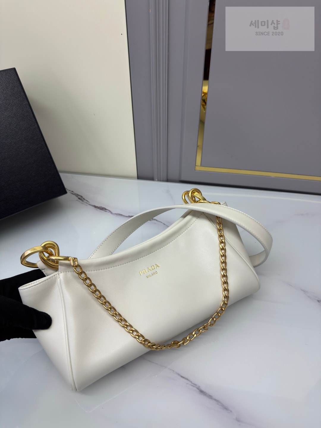 프라다 프라다 스몰 가죽 숄더백 블랙 Bag 6번 이미지