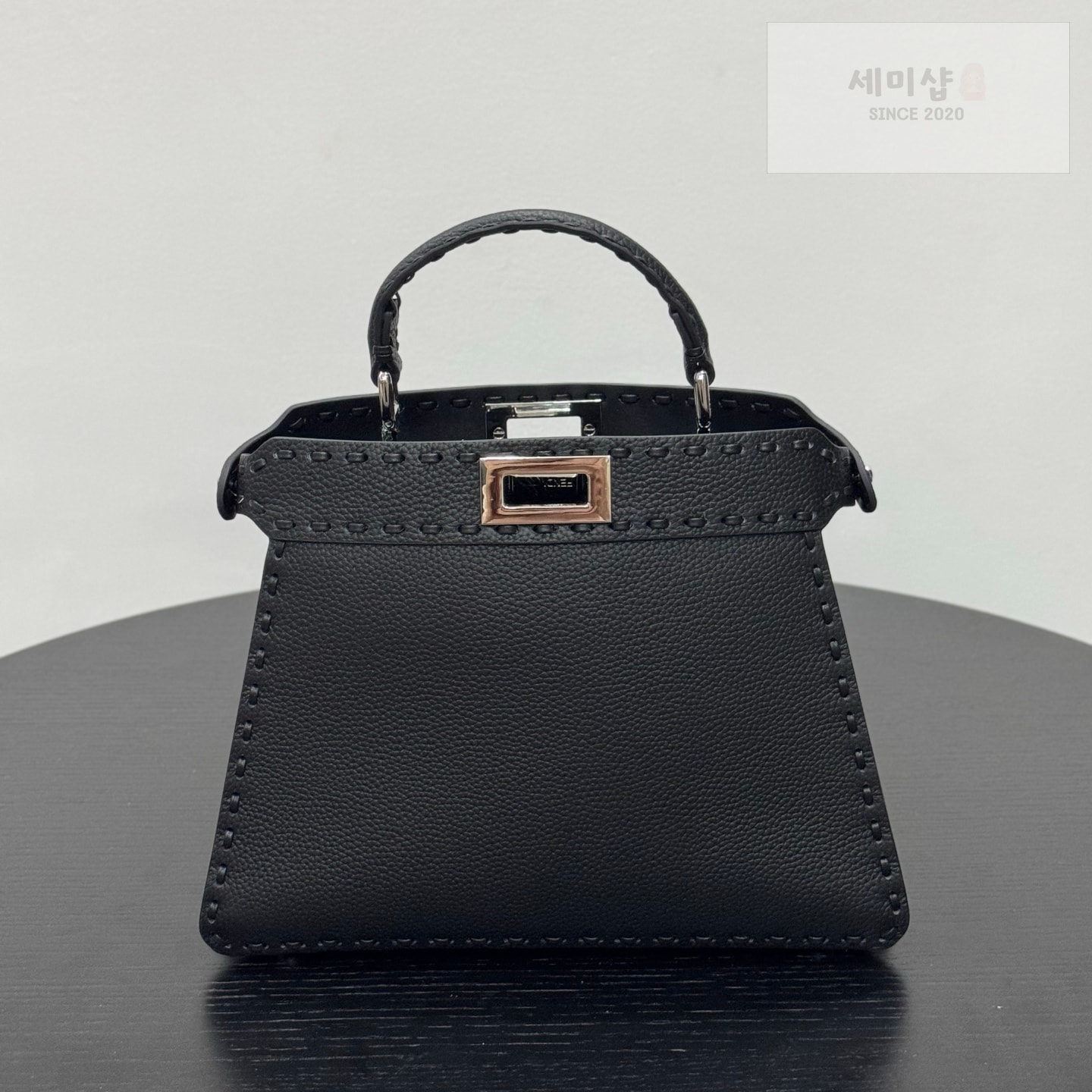 펜디 펜디 스몰 피카부 아이씨 유 블랙 Bag 2번 이미지