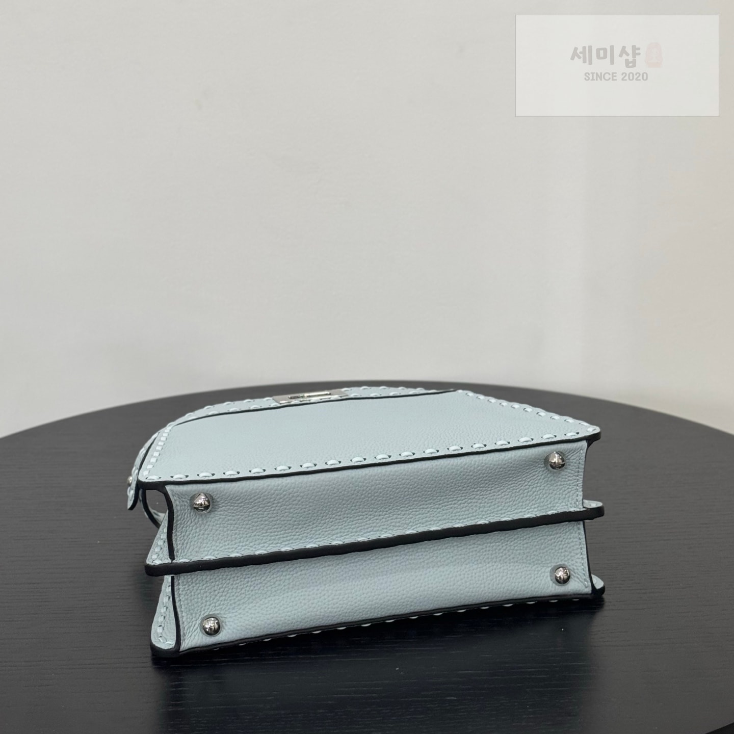 펜디 펜디 스몰 피카부 아이씨 유 라이트 블루 Bag 4번 이미지