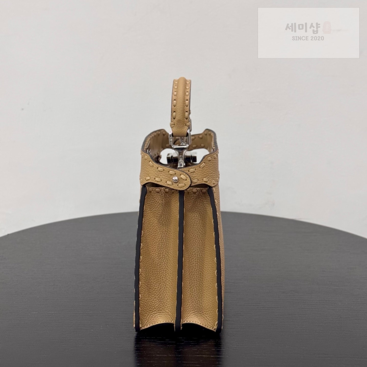 펜디 펜디 스몰 피카부 아이씨 유 카멜 Bag 3번 이미지