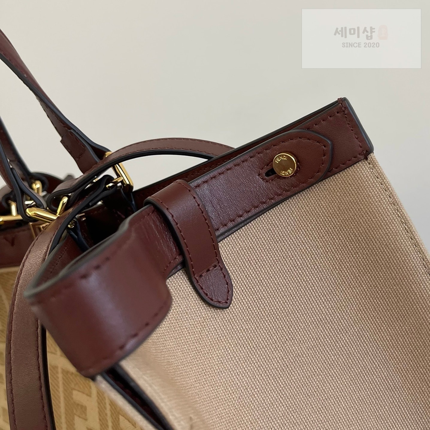 펜디 펜디 피카부 X토트 FF 샌드 캔버스 버건디 엣지 샌드 FF 캔버스 Bag 6번 이미지