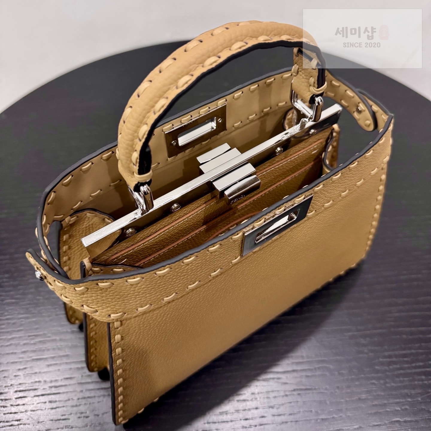 펜디 펜디 스몰 피카부 아이씨 유 카멜 Bag 6번 이미지