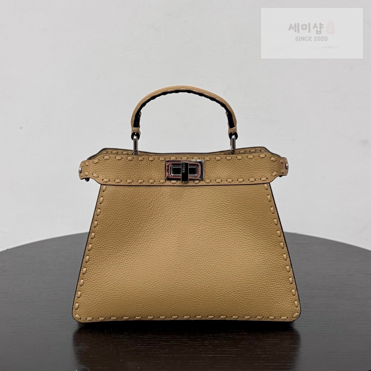 펜디 펜디 스몰 피카부 아이씨 유 카멜 Bag 1번 이미지