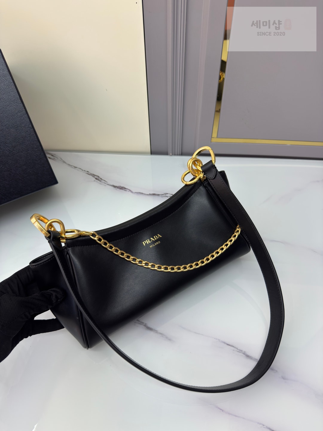 프라다 프라다 스몰 가죽 숄더백 블랙 Bag 13번 이미지
