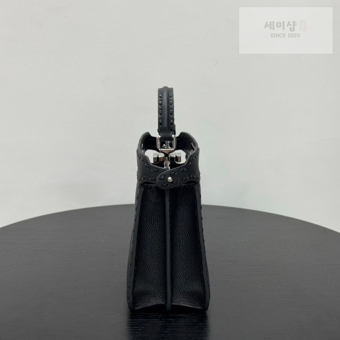 펜디 펜디 스몰 피카부 아이씨 유 블랙 Bag 4번 이미지