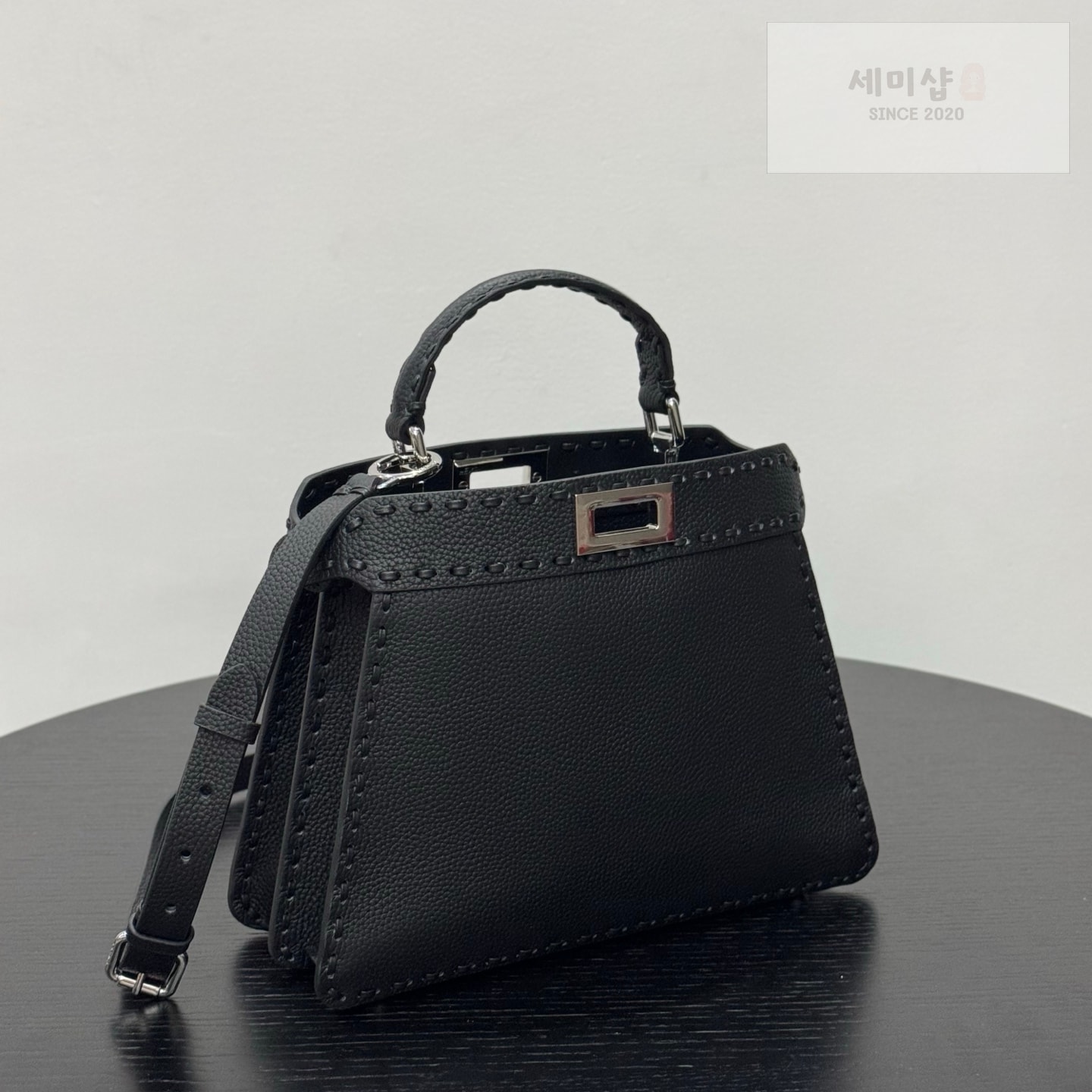 펜디 펜디 스몰 피카부 아이씨 유 블랙 Bag 3번 이미지