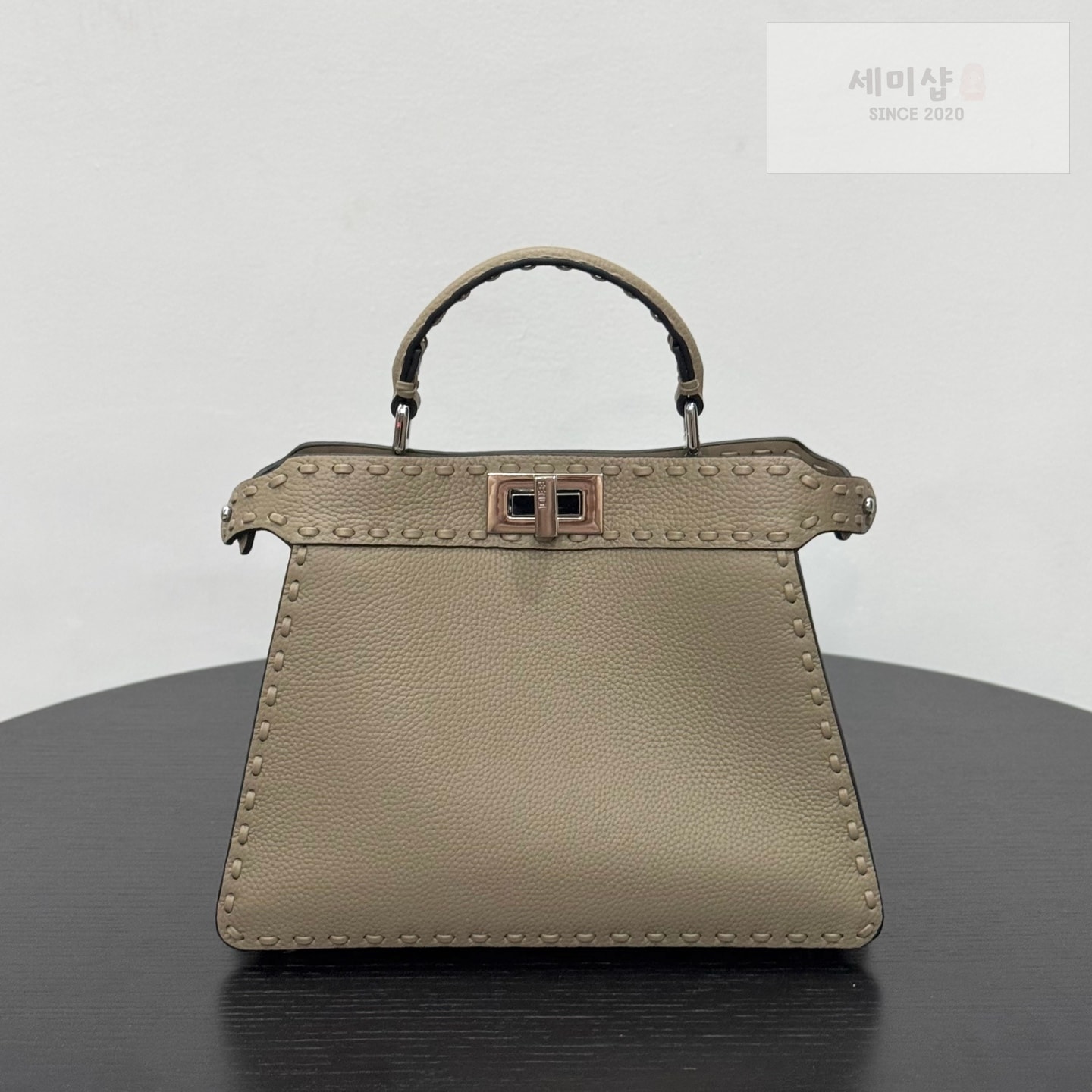 펜디 펜디 스몰 피카부 아이씨 유 베이지 Bag 1번 이미지