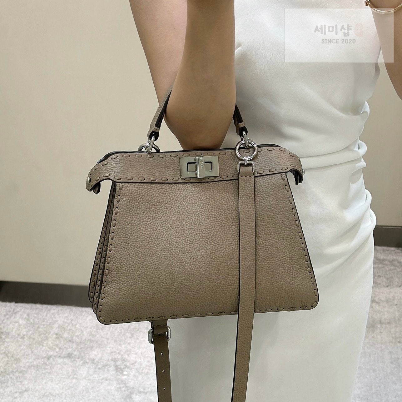 펜디 펜디 스몰 피카부 아이씨 유 베이지 Bag 8번 이미지