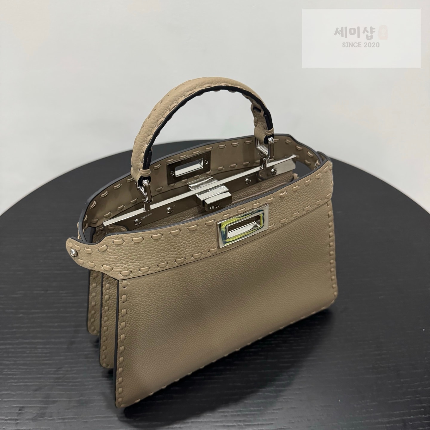 펜디 펜디 스몰 피카부 아이씨 유 베이지 Bag 6번 이미지
