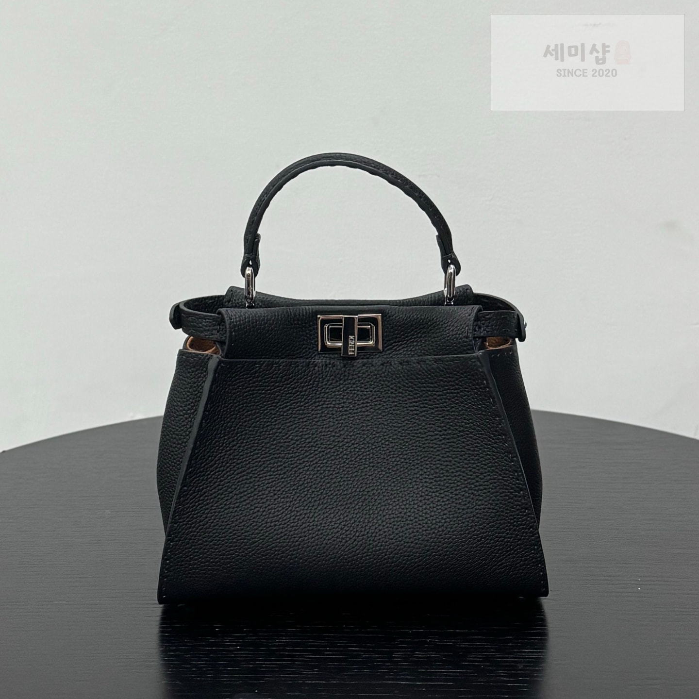 펜디 펜디 미니 피카부 아이씨 유 블랙 Bag 1번 이미지