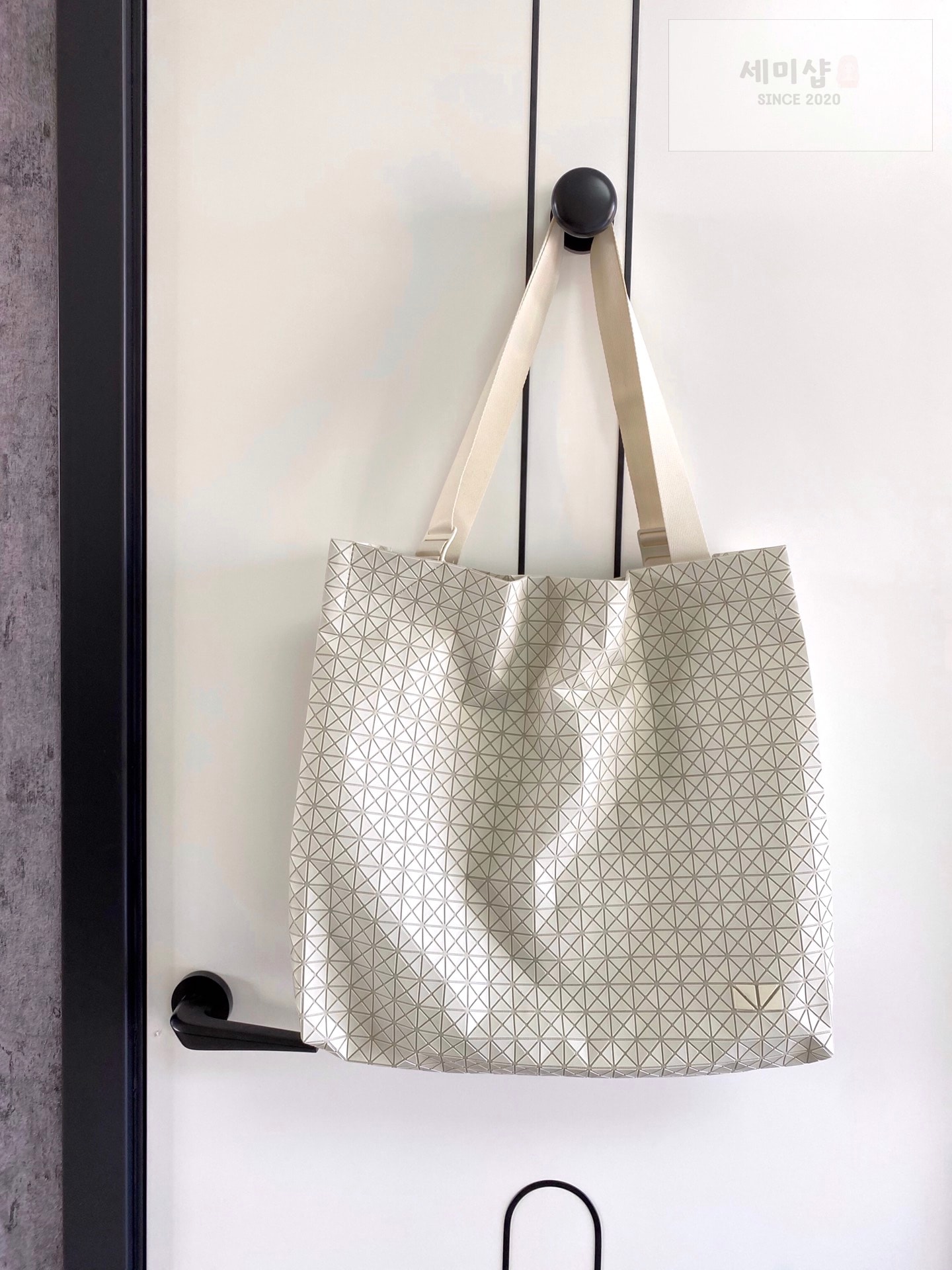 바오바오 바오바오 하이커 토트백 블랙 메탈 Bag 30번 이미지