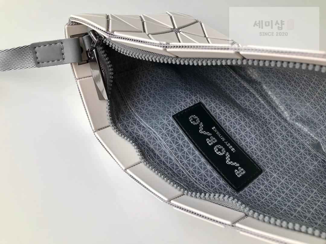 바오바오 바오바오 루센트 크로스백 라이트 라벤더 Bag 25번 이미지