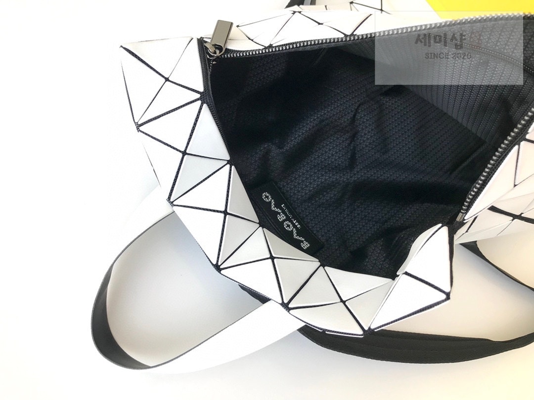 바오바오 바오바오 플랫 백팩 화이트 Bag 8번 이미지