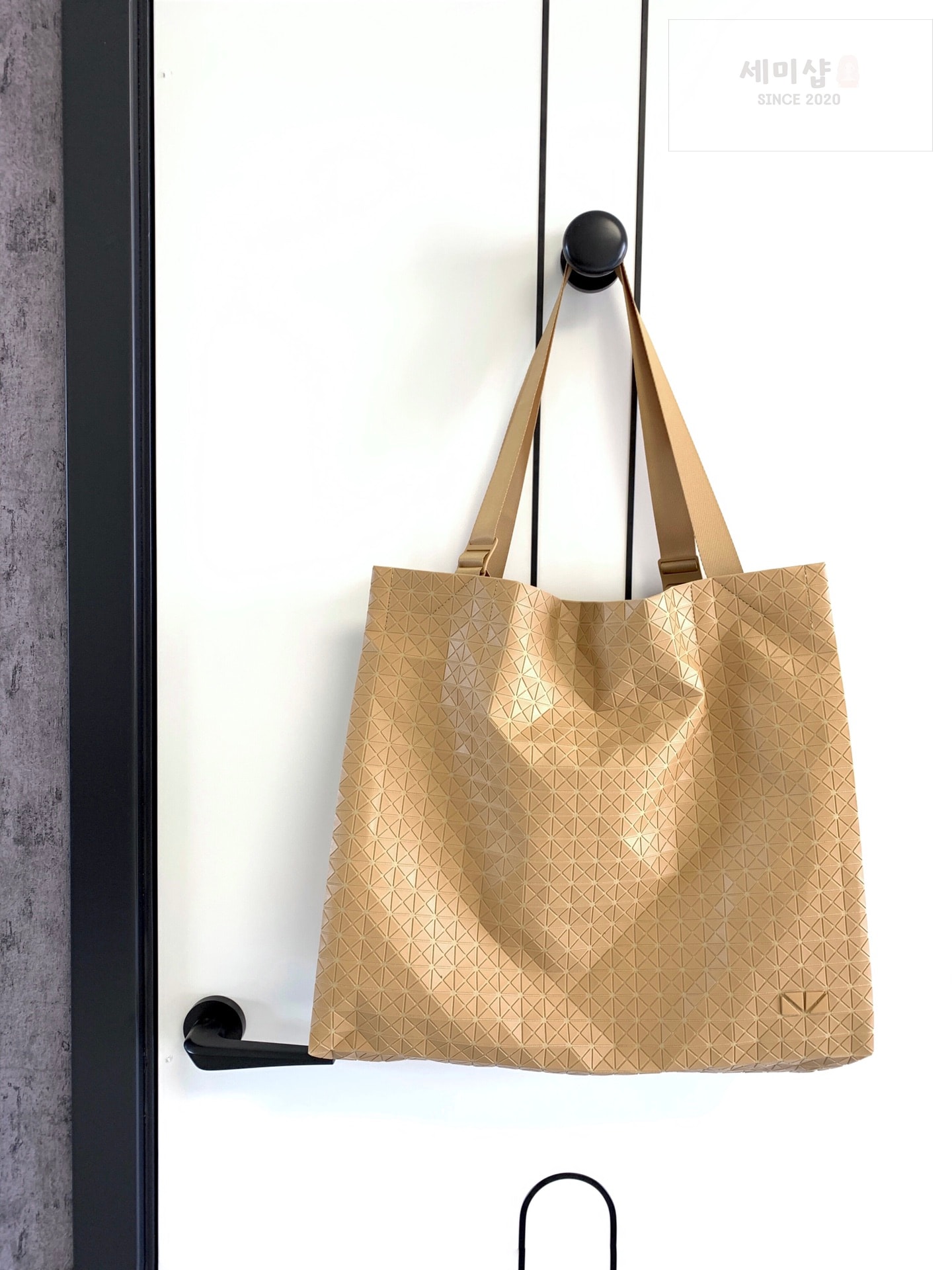 바오바오 바오바오 하이커 토트백 블랙 메탈 Bag 38번 이미지