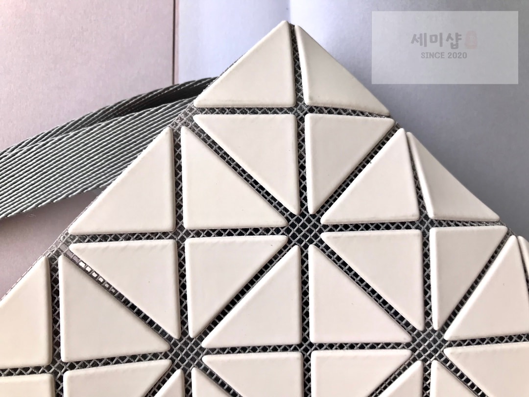 바오바오 바오바오 루센트 크로스백 라이트 라벤더 Bag 21번 이미지