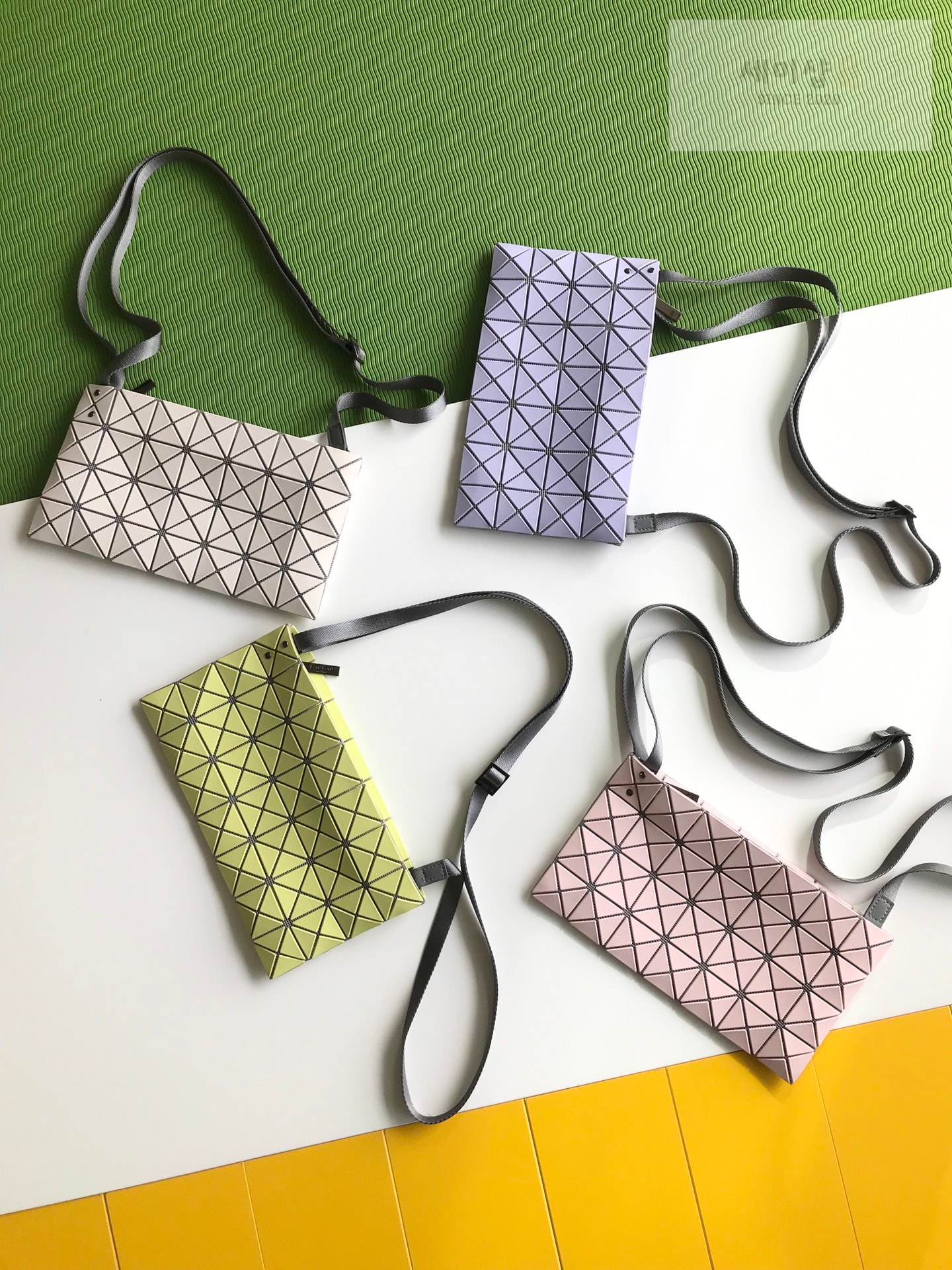 바오바오 바오바오 루센트 크로스백 라이트 라벤더 Bag 3번 이미지