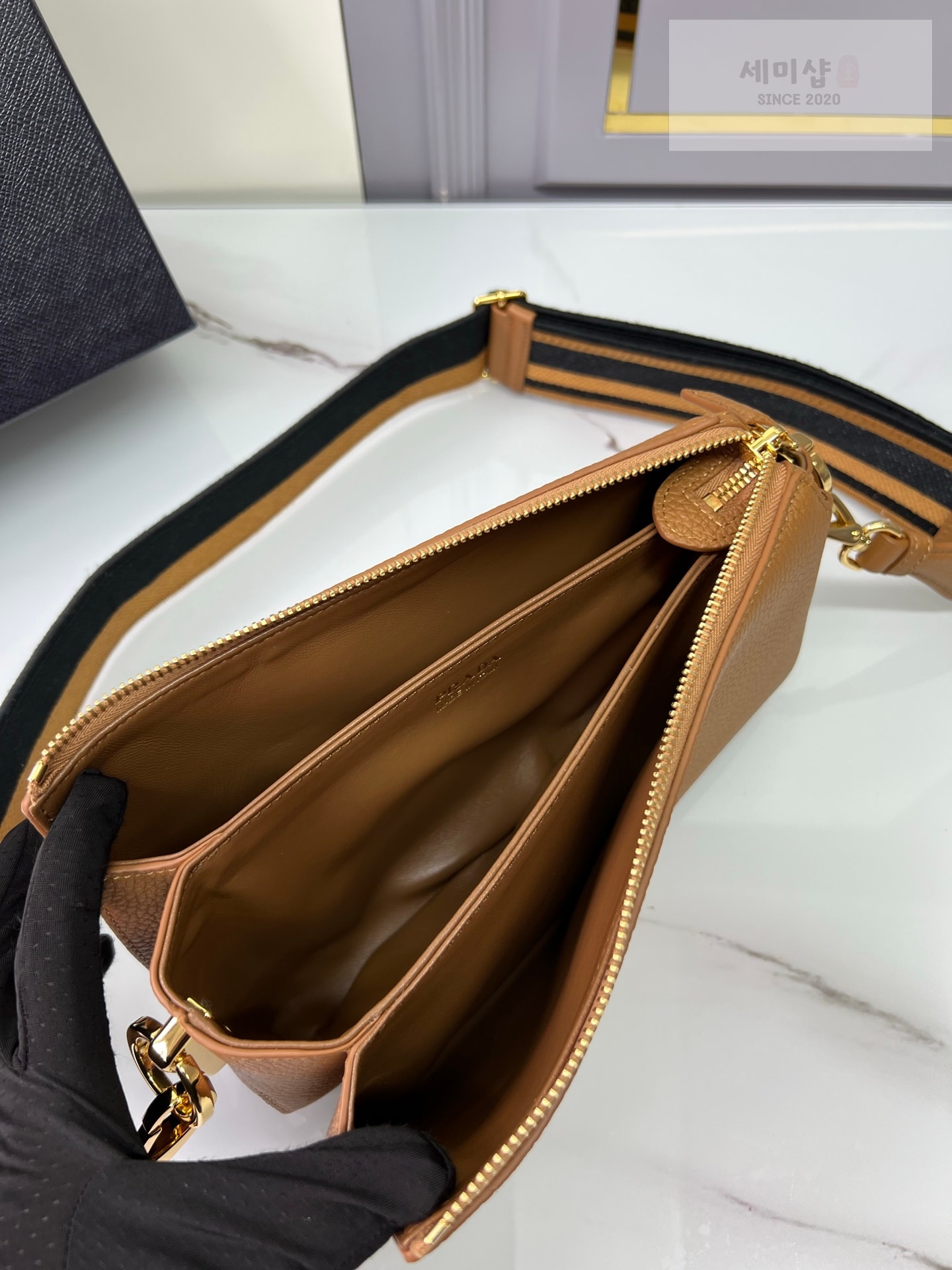 프라다 프라다 비텔로 다이노 숄더백 꼬냑 Bag 6번 이미지