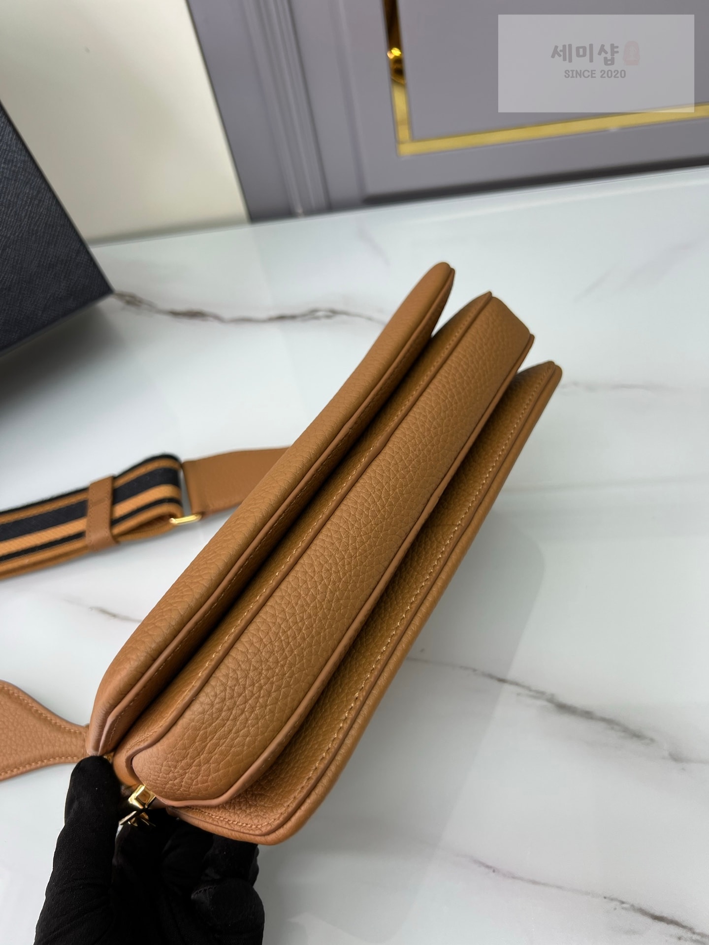 프라다 프라다 비텔로 다이노 숄더백 꼬냑 Bag 4번 이미지