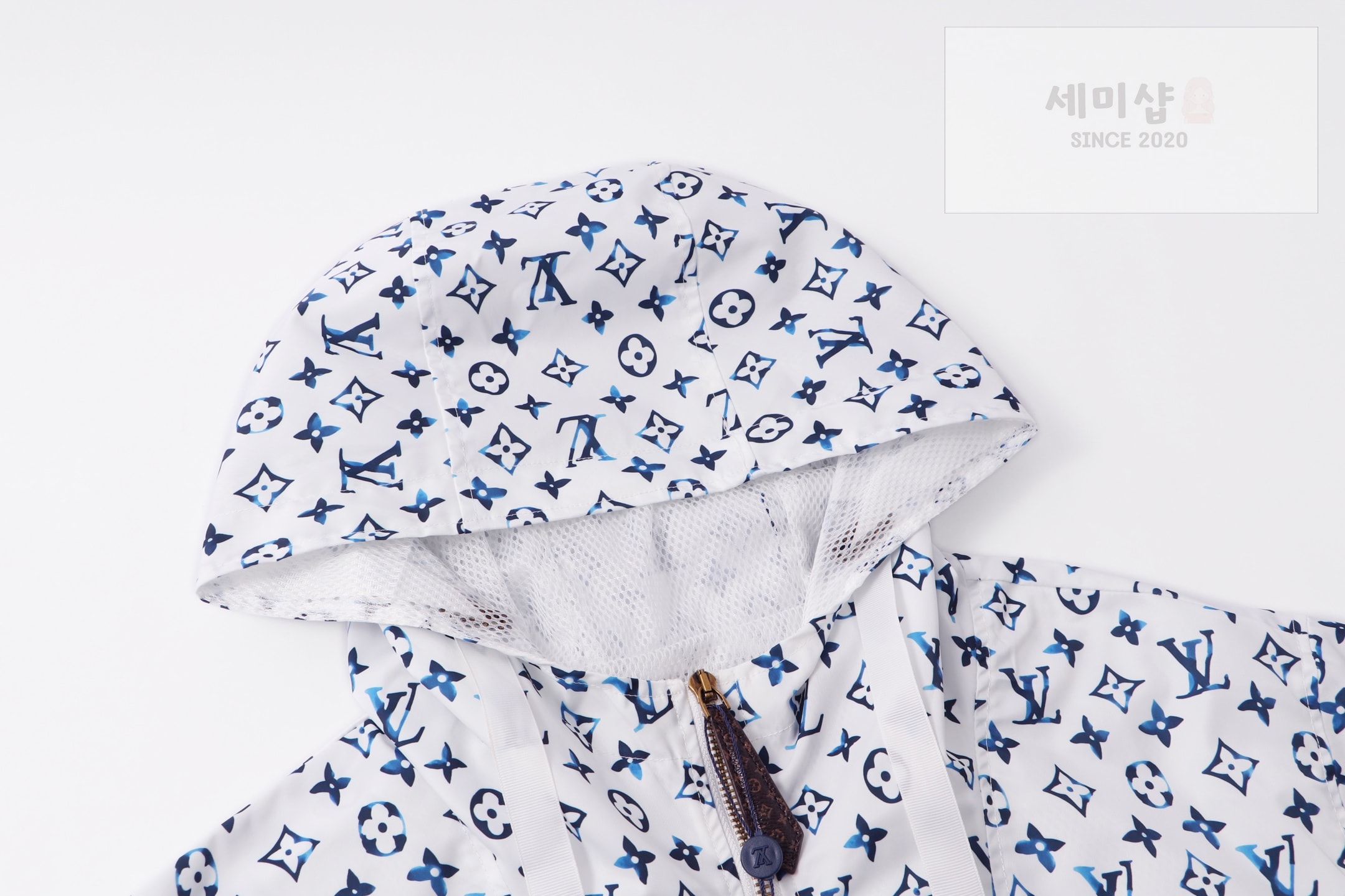 루이비통 루이비통 그래픽 모노그램 나일론 윈드 브레이커 화이트 블루 모노그램 의류 3번 이미지