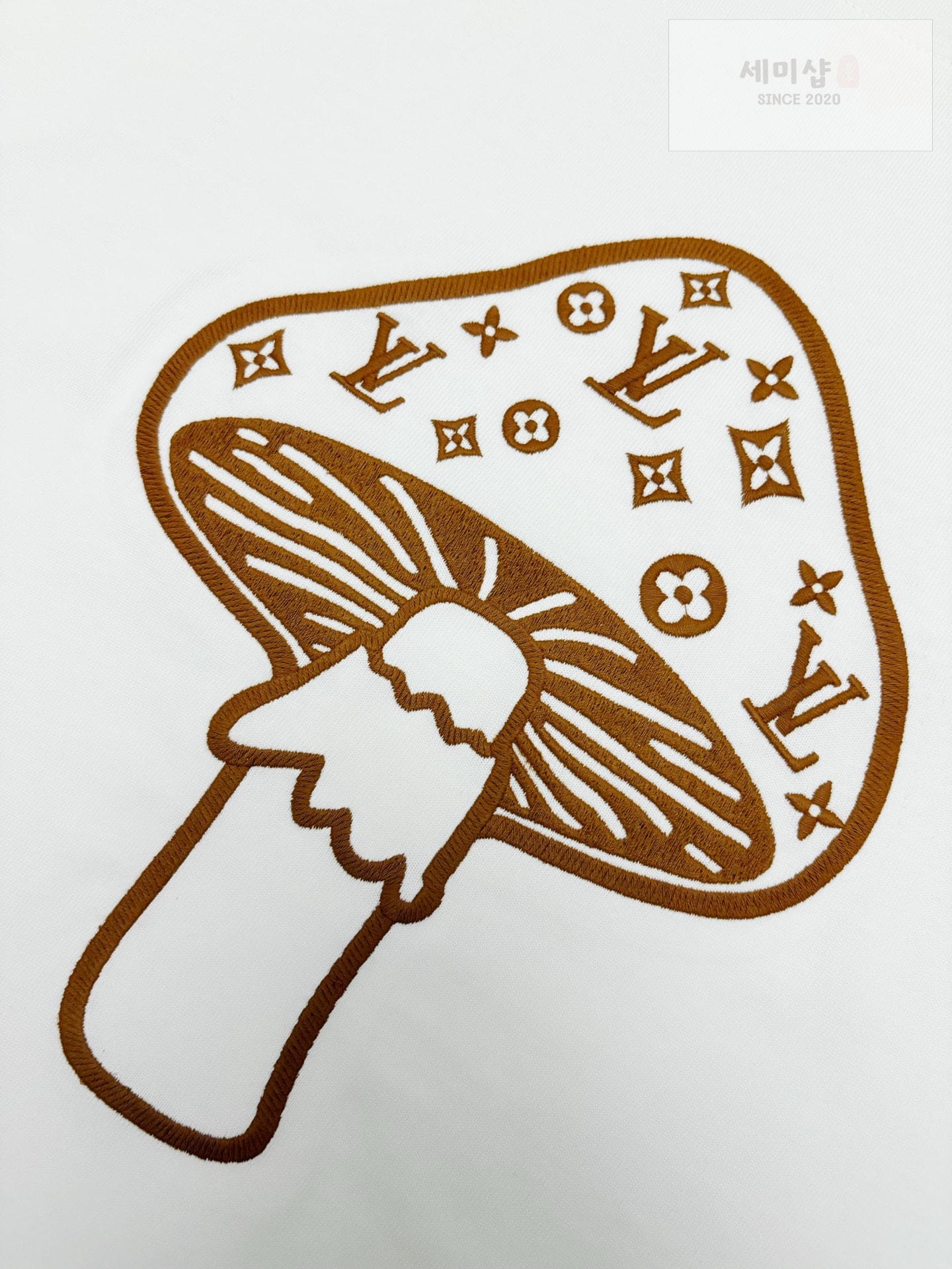 루이비통 루이비통 머쉬룸 그래픽 티셔츠 화이트 의류 8번 이미지
