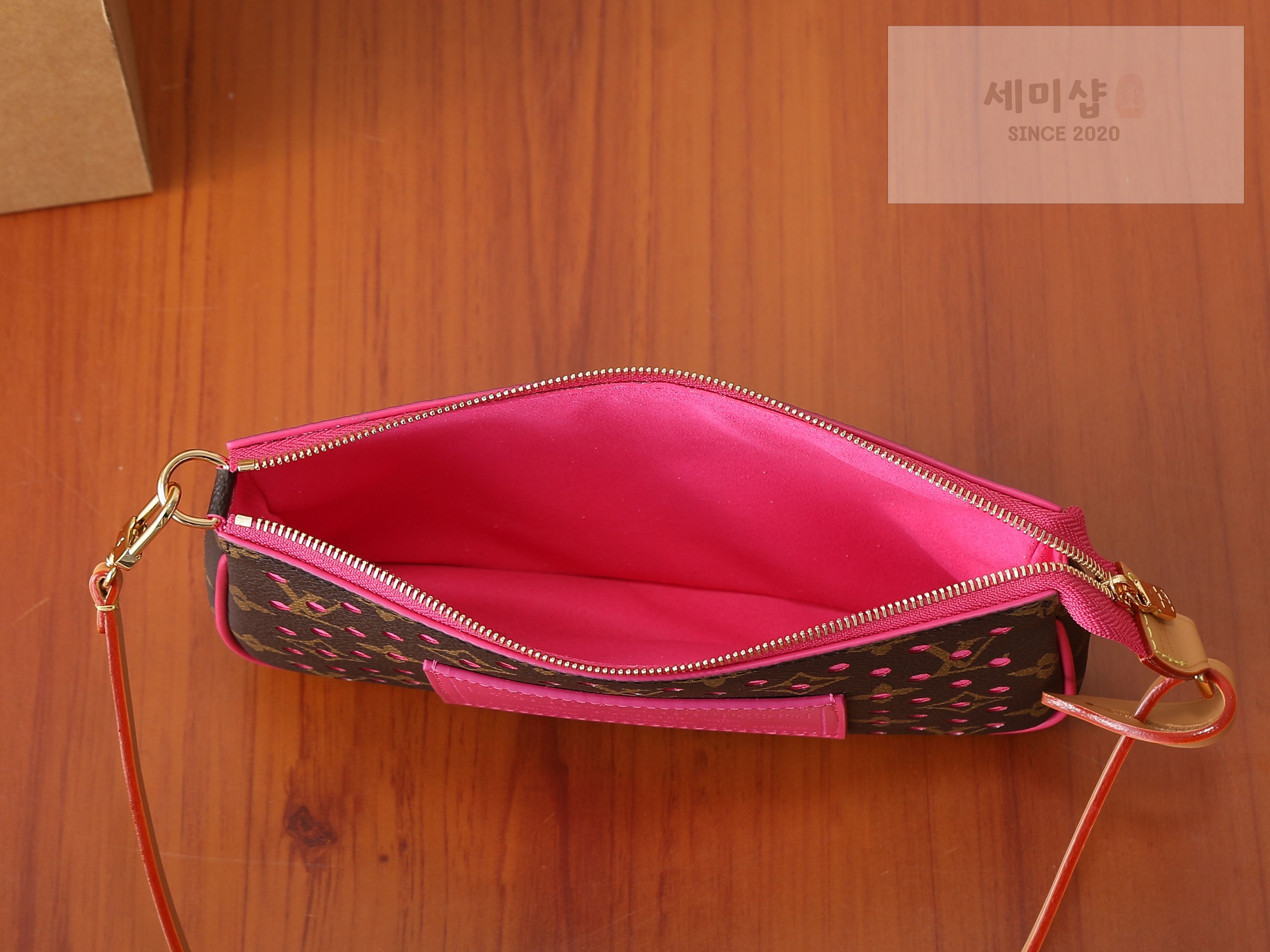 루이비통 루이비통 포셰트 악세수아 팝 크러쉬 Bag 9번 이미지