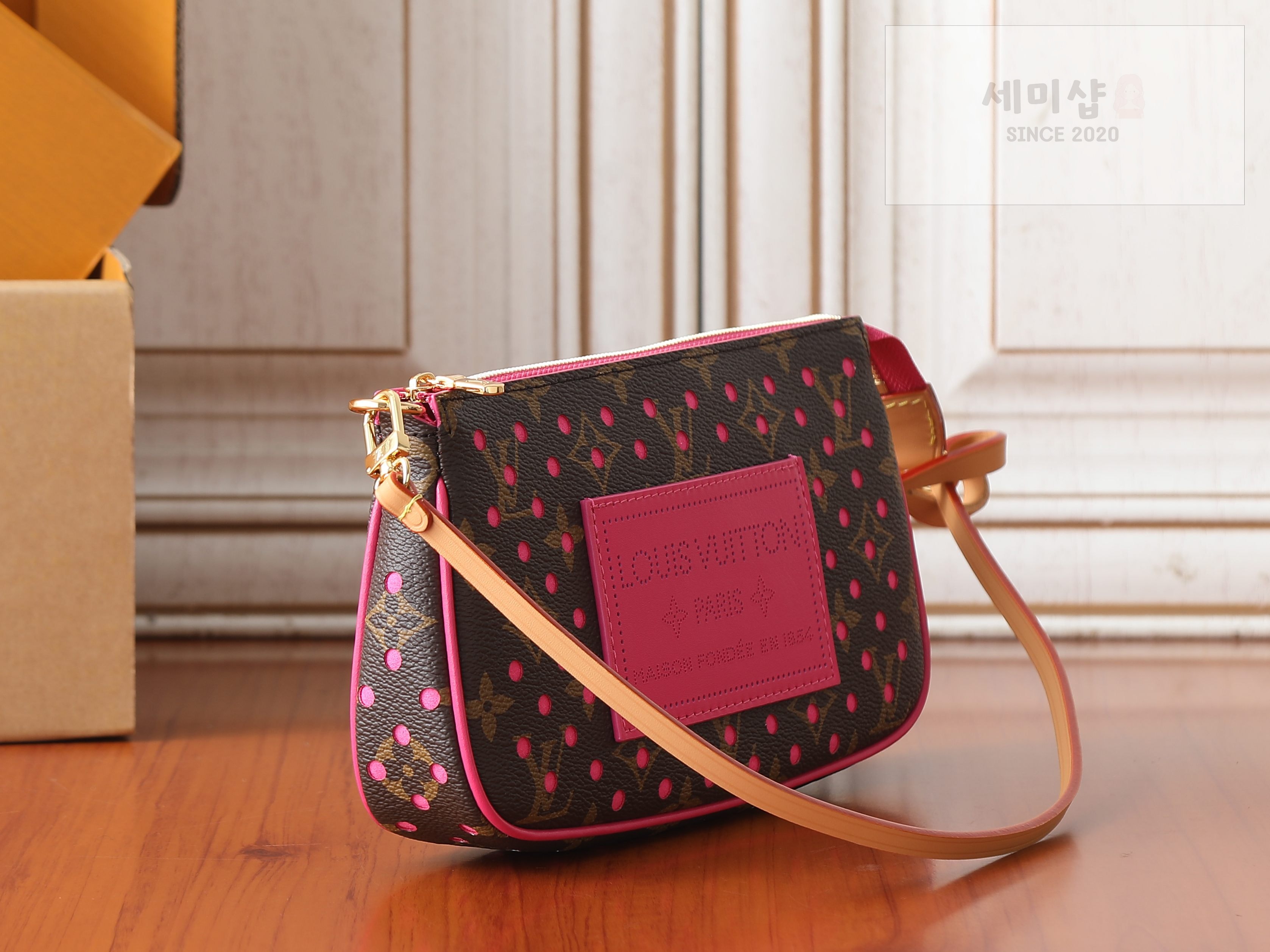 루이비통 루이비통 포셰트 악세수아 팝 크러쉬 Bag 3번 이미지