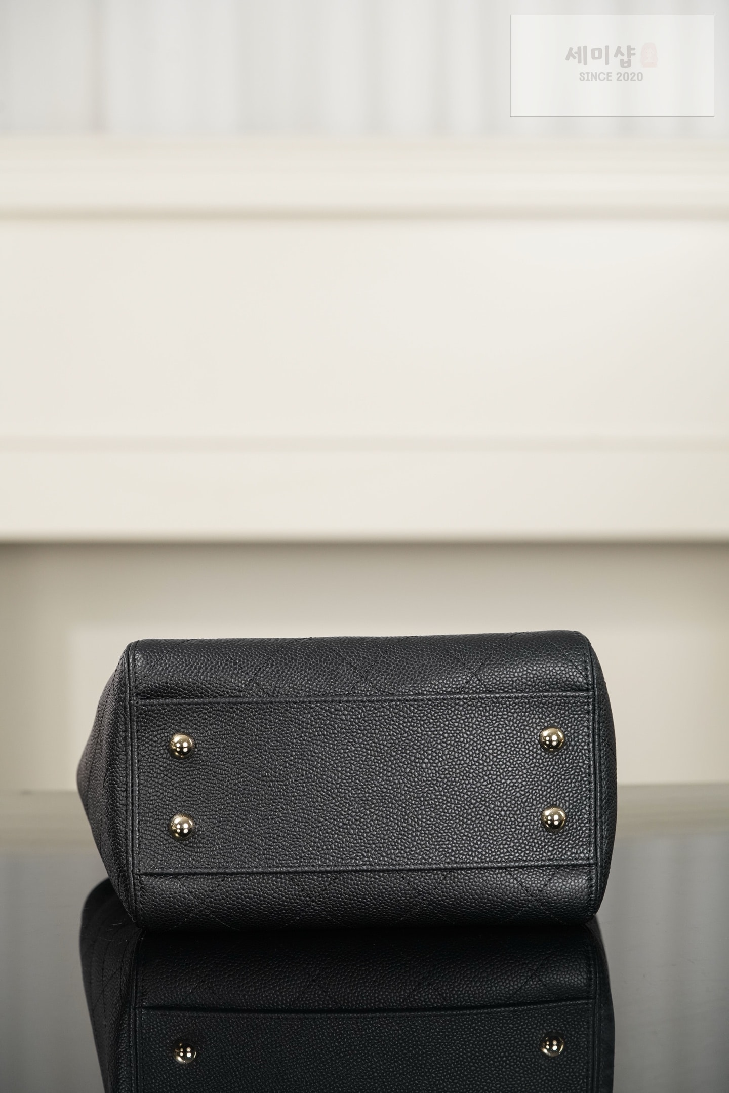 샤넬 샤넬 26P 스몰 쇼핑백 블랙 Bag 4번 이미지