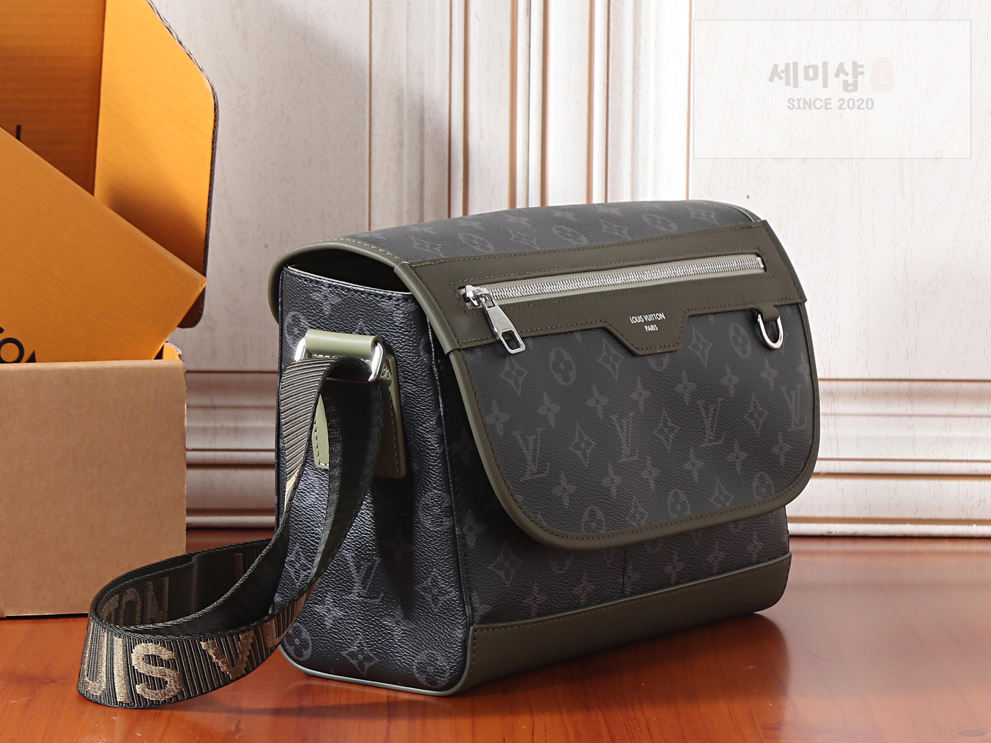 루이비통 루이비통 쿠리에 메신저백 카키 그린 Bag 3번 이미지