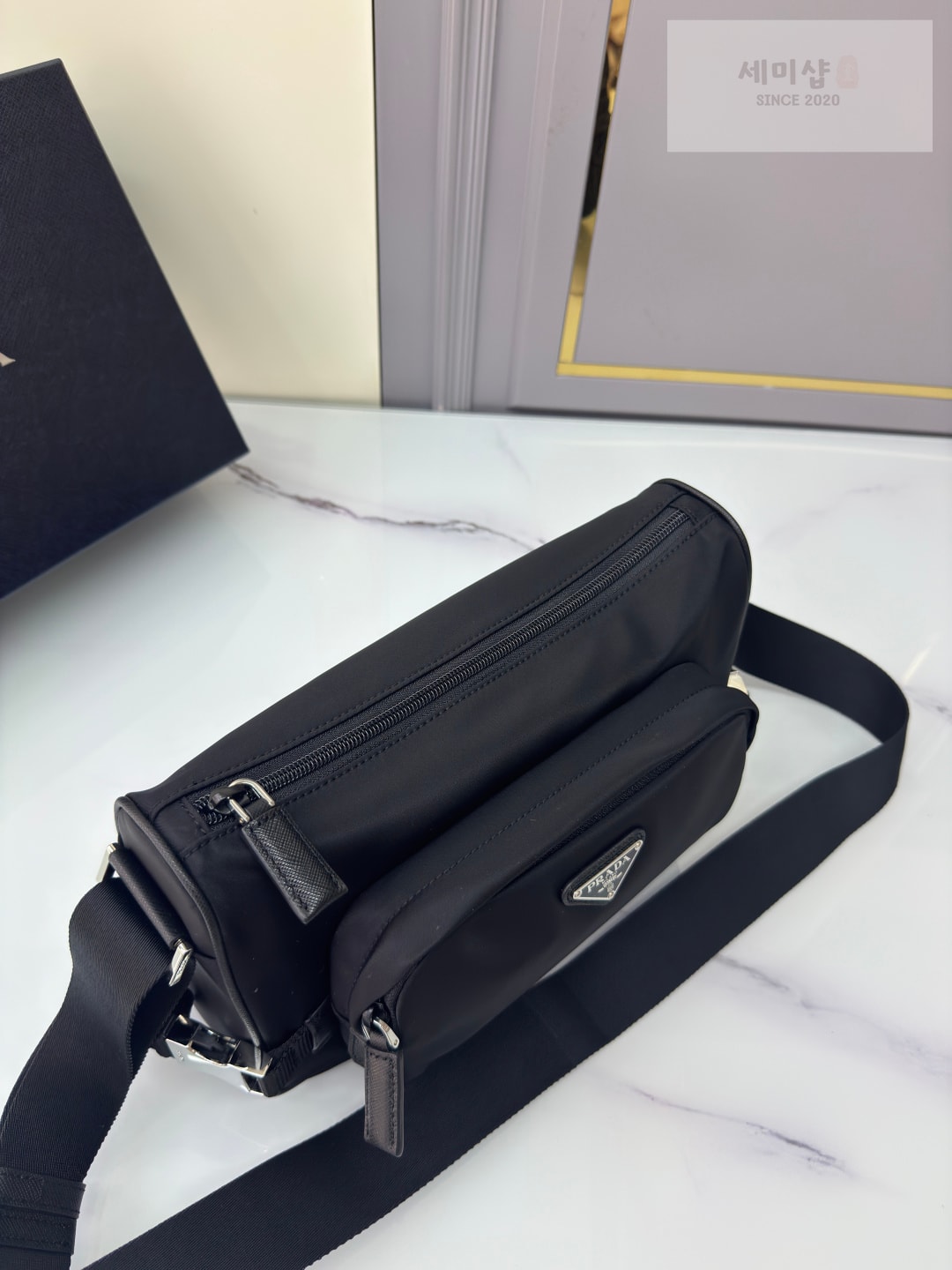 프라다 프라다 리나일론 및 사피아노 가죽 숄더백 2VH192 리나일론 블랙 Bag 5번 이미지