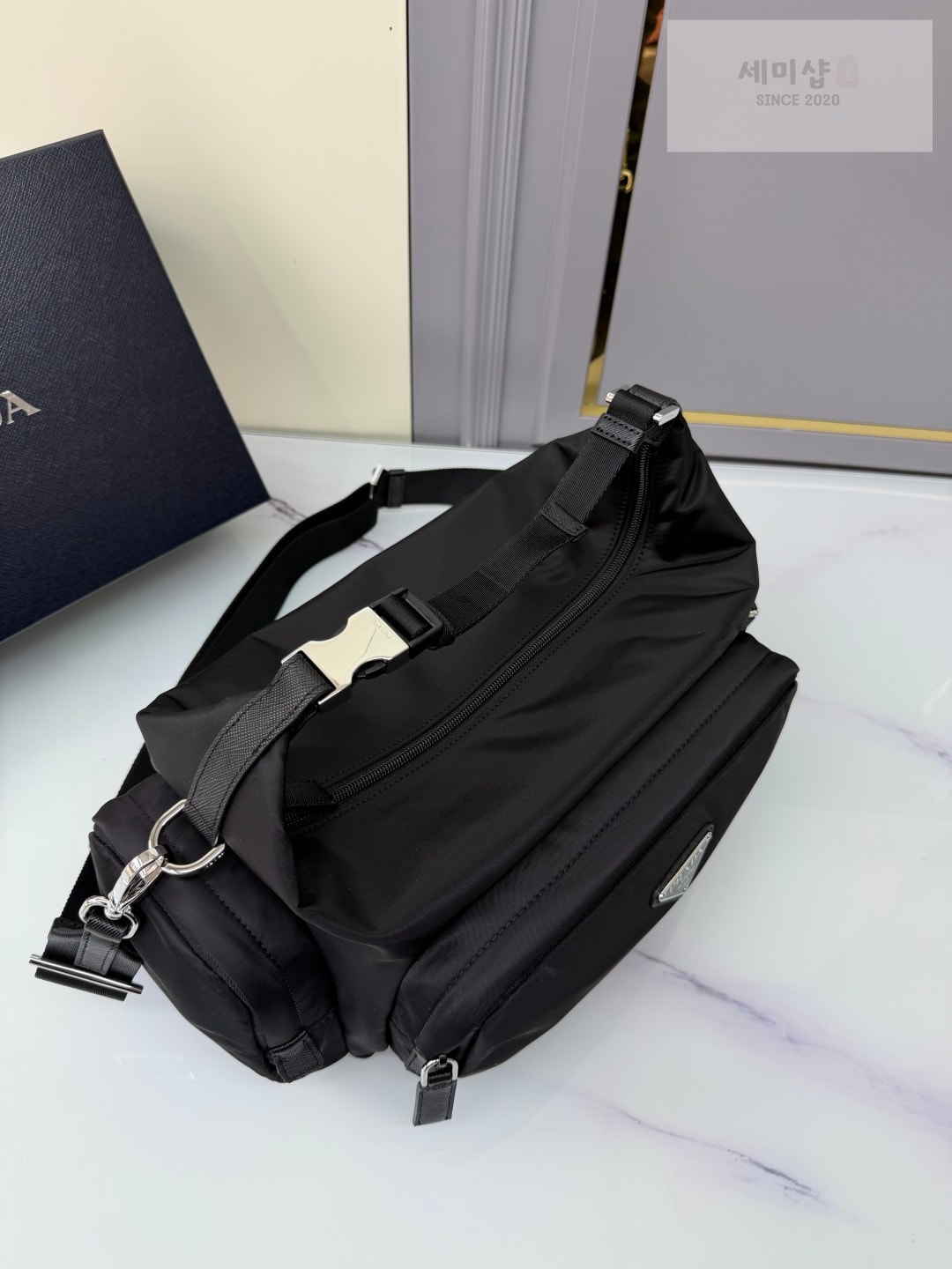 프라다 프라다 리나일론 및 사피아노 가죽 숄더백 2VH213 리나일론 블랙 Bag 5번 이미지