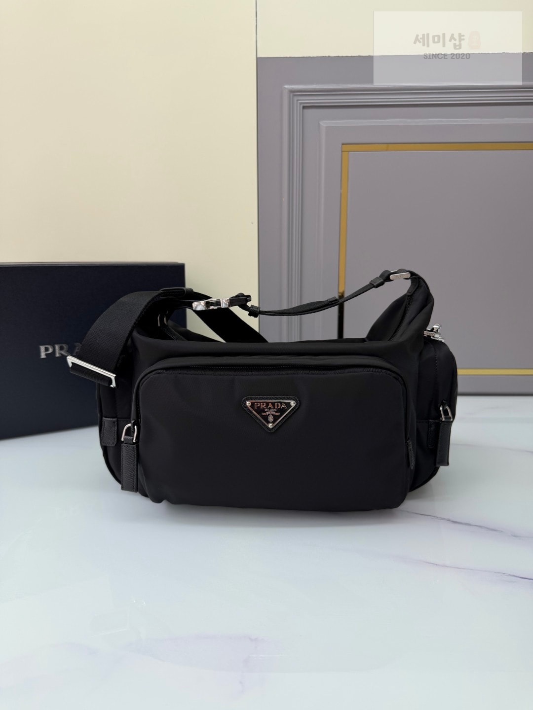 프라다 프라다 리나일론 및 사피아노 가죽 숄더백 2VH213 리나일론 블랙 Bag 1번 이미지