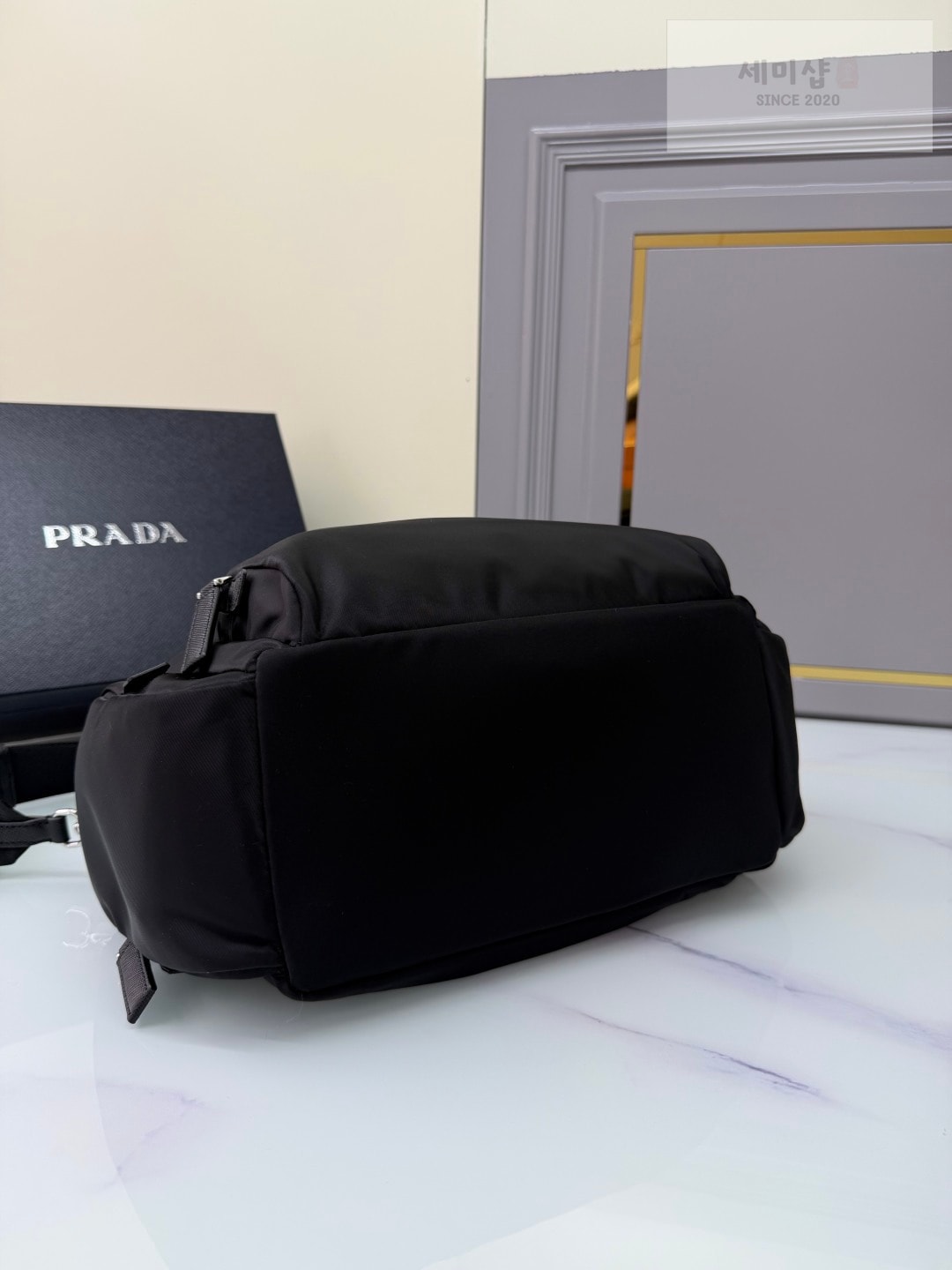 프라다 프라다 리나일론 및 사피아노 가죽 숄더백 2VH213 리나일론 블랙 Bag 4번 이미지