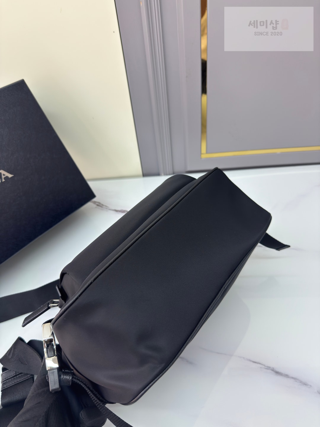 프라다 프라다 리나일론 및 사피아노 가죽 숄더백 2VH192 리나일론 블랙 Bag 4번 이미지