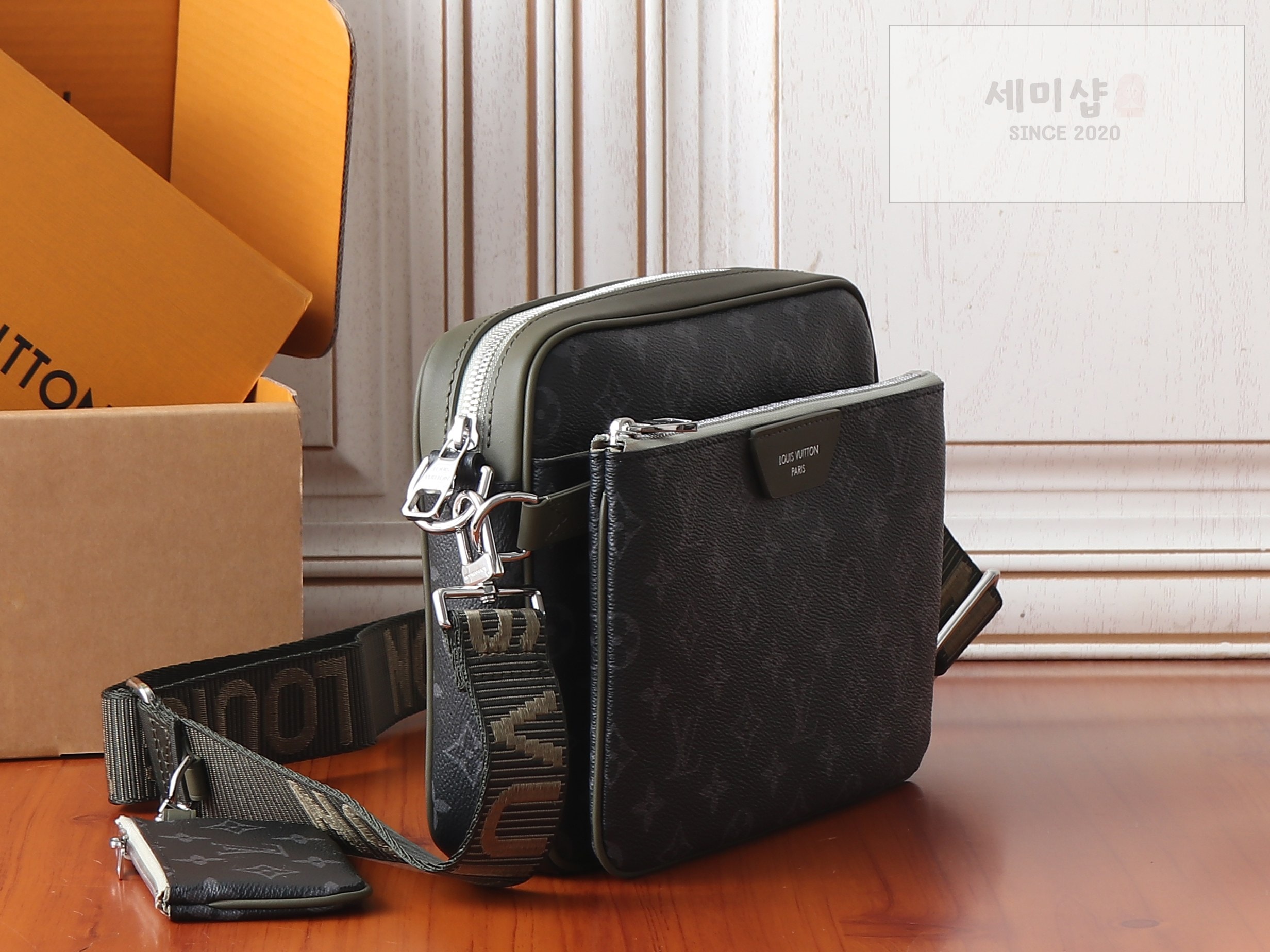 루이비통 루이비통 트리오 메신저백 카키 그린 Bag 3번 이미지