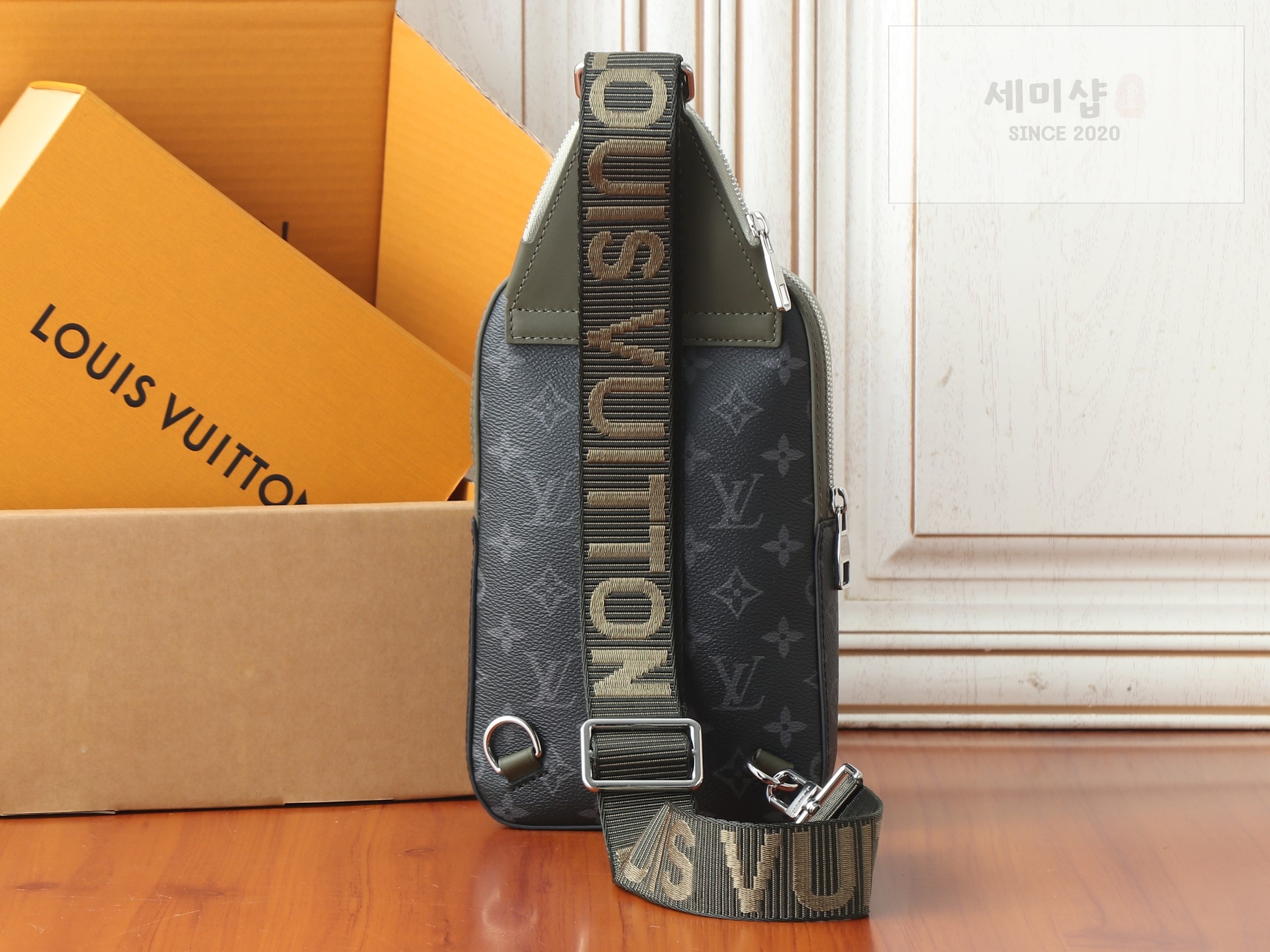 루이비통 루이비통 에비뉴 슬링백 NP 카키 그린 Bag 2번 이미지
