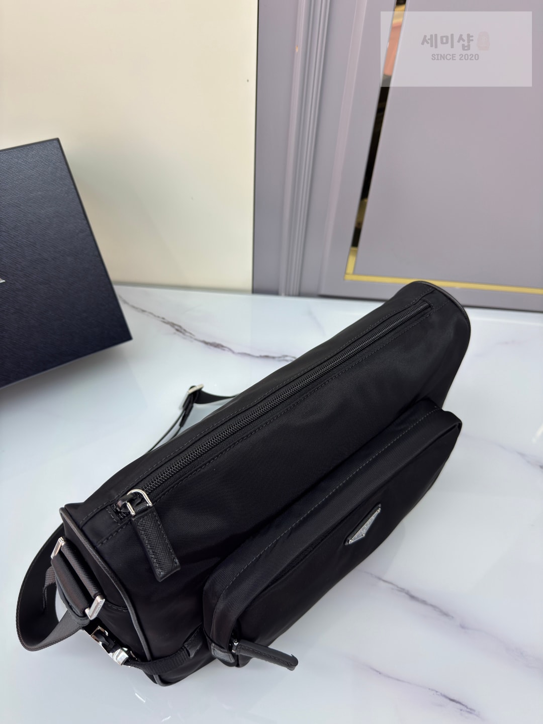 프라다 프라다 리나일론 및 사피아노 가죽 숄더백 2VH191 리나일론 블랙 Bag 5번 이미지